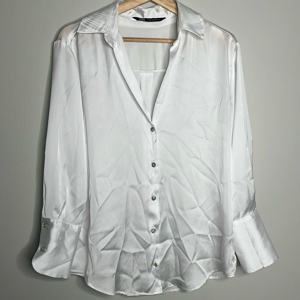 Women’s Zara XS Button Down Shimmer White Silver Top